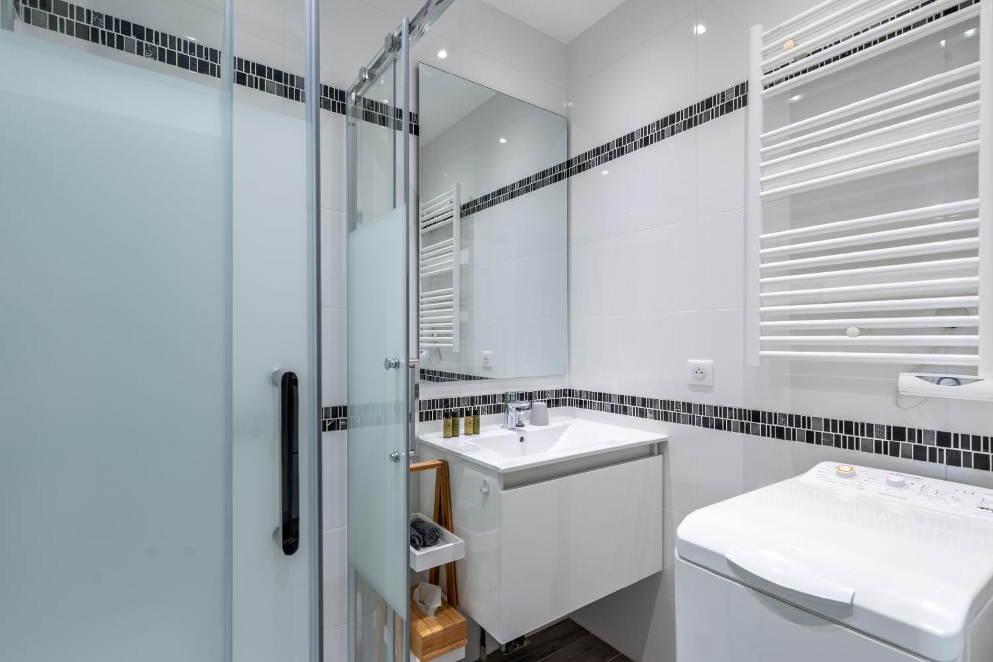 Fabuleux Appartement 2 Personnes Au Coeur De Menton, Climatise Et Proche Gares Routiere Et Sncf 外观 照片