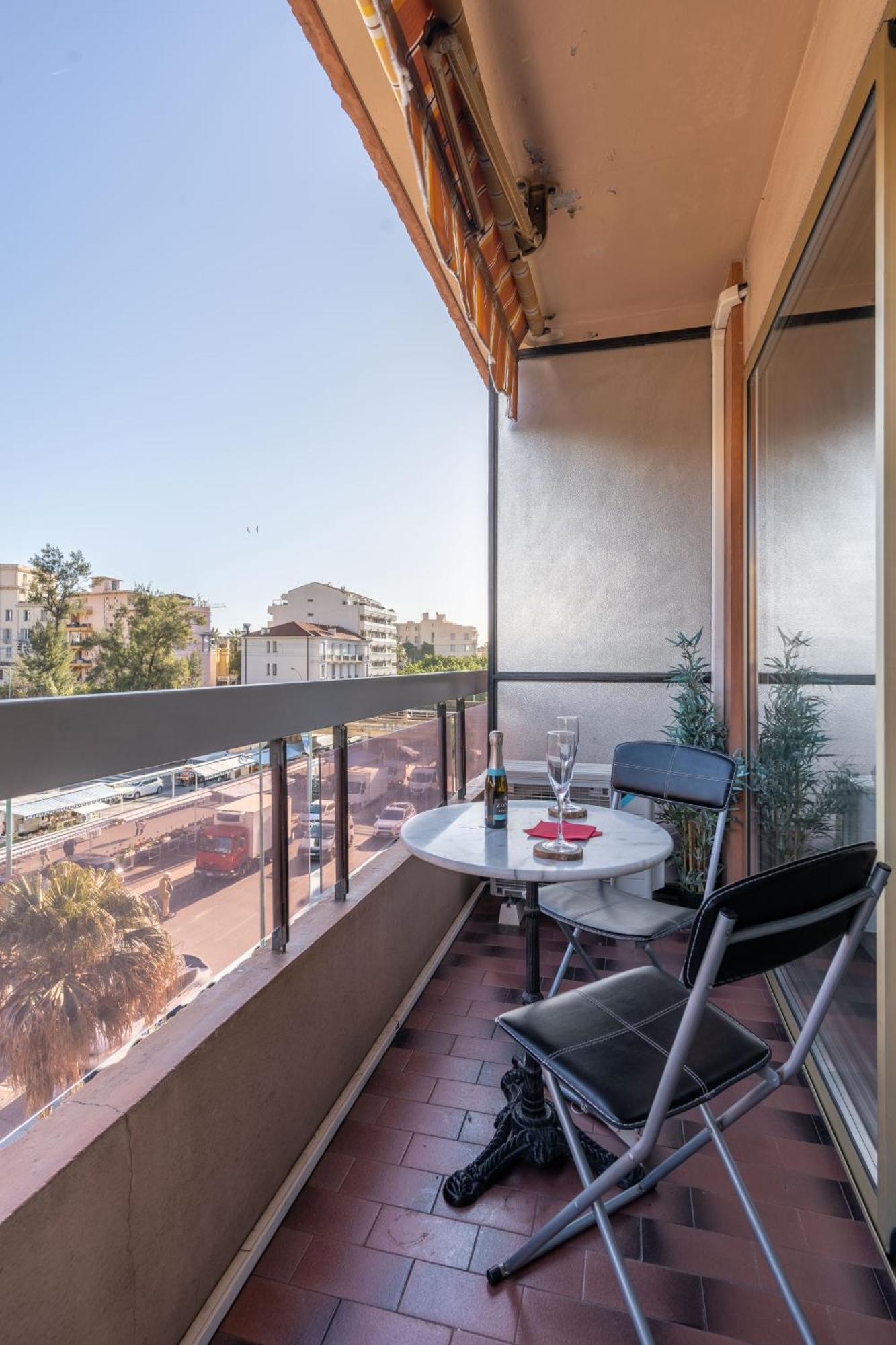 Fabuleux Appartement 2 Personnes Au Coeur De Menton, Climatise Et Proche Gares Routiere Et Sncf 外观 照片
