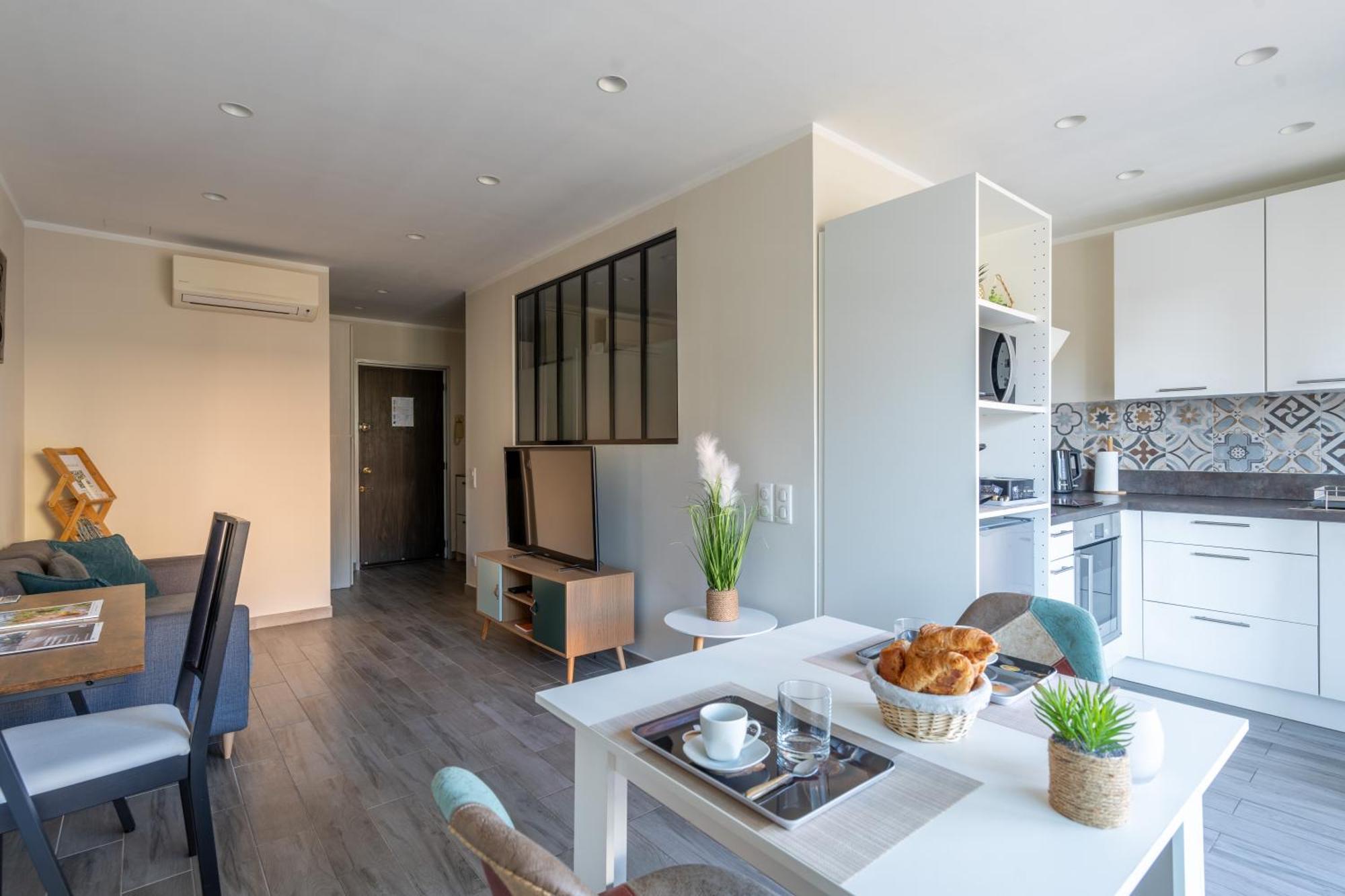 Fabuleux Appartement 2 Personnes Au Coeur De Menton, Climatise Et Proche Gares Routiere Et Sncf 外观 照片