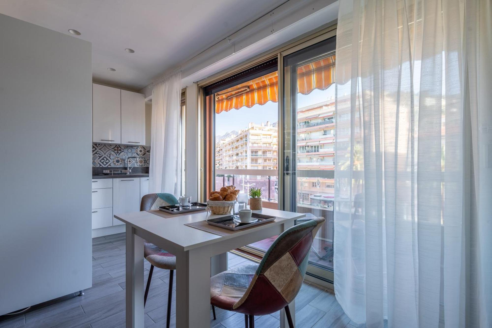 Fabuleux Appartement 2 Personnes Au Coeur De Menton, Climatise Et Proche Gares Routiere Et Sncf 外观 照片
