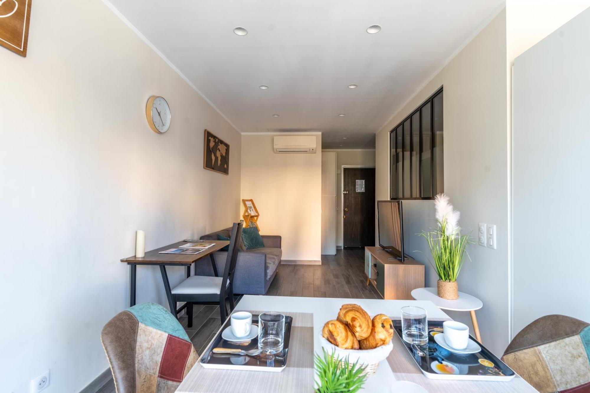 Fabuleux Appartement 2 Personnes Au Coeur De Menton, Climatise Et Proche Gares Routiere Et Sncf 外观 照片
