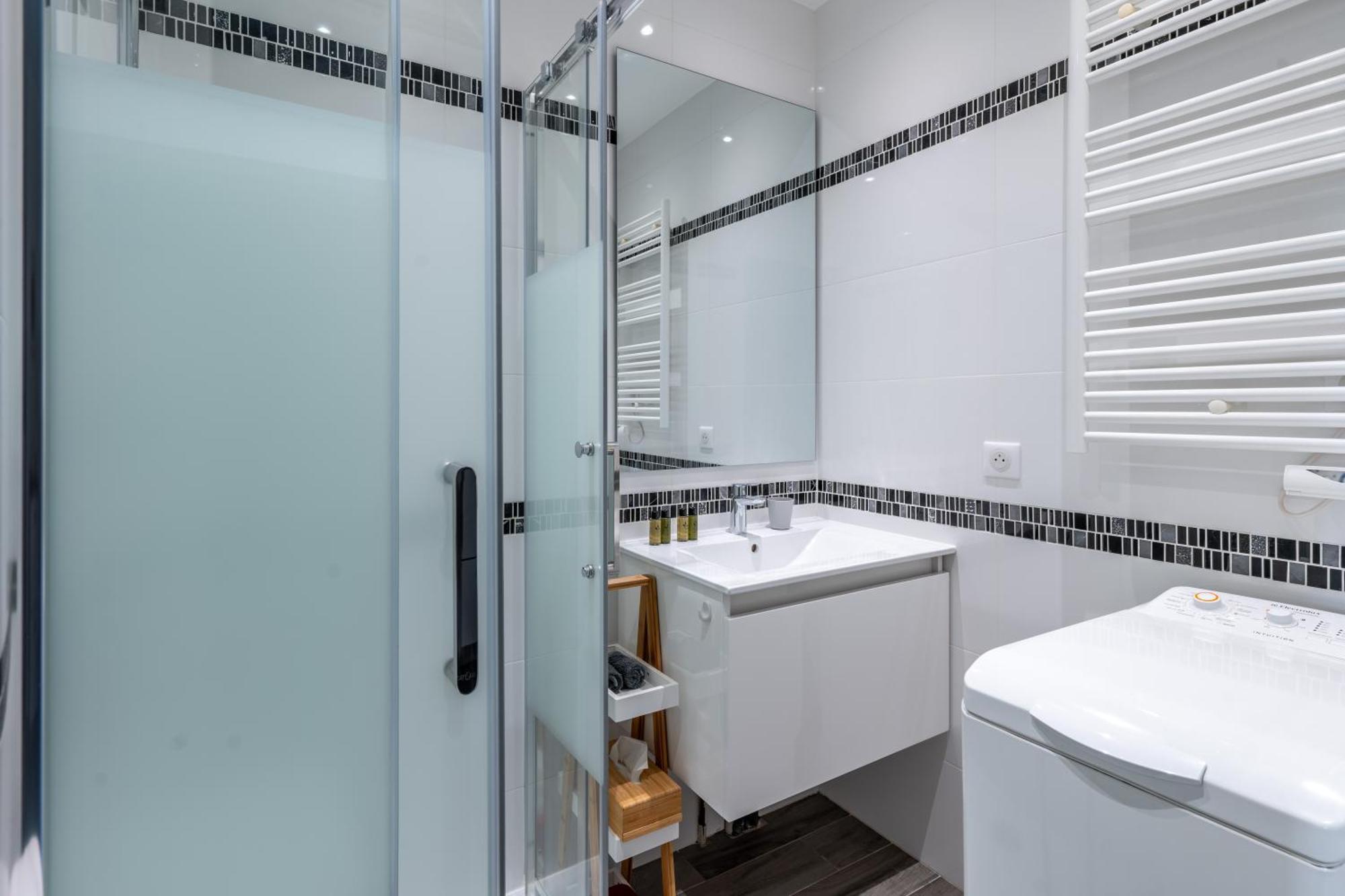 Fabuleux Appartement 2 Personnes Au Coeur De Menton, Climatise Et Proche Gares Routiere Et Sncf 外观 照片